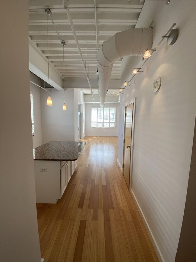 Building Photo - Amazing Studio with Patio and Views