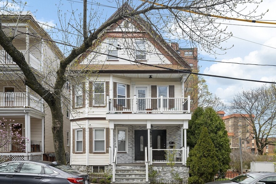 Building Photo - 5 Greenville St