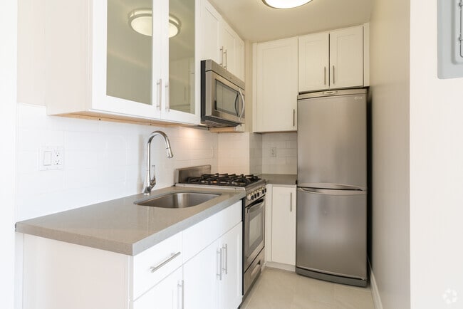 Kitchen - Nob Hill Place