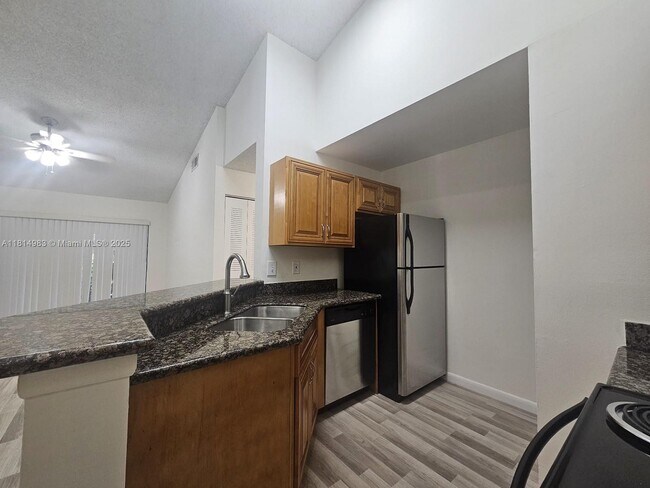 Building Photo - 9999 Summerbreeze Dr