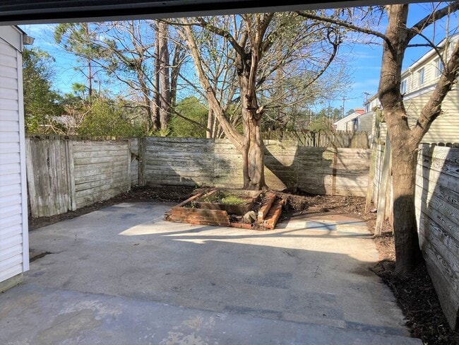 Building Photo - 107 Villa Dr