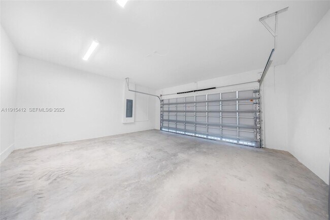 Building Photo - 2448 SE 27th Terrace