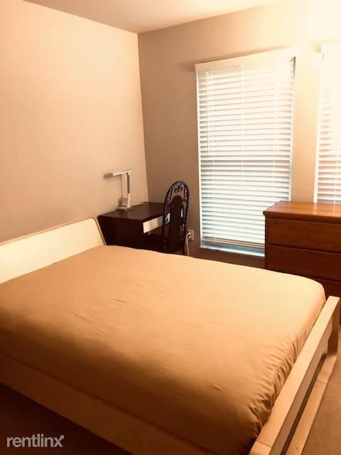 Building Photo - 4 br, 3 bath Condo - 2786 Roundtree Dr