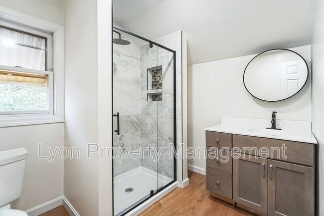 Building Photo - 23 Slade St