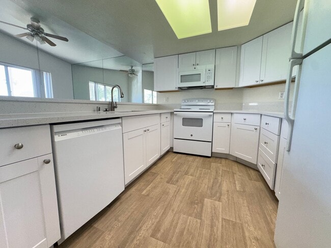 Building Photo - 6250 W Flamingo Rd