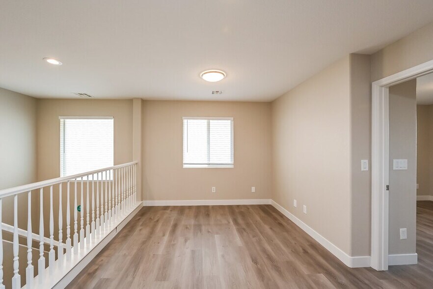 Building Photo - 9327 Wishing Creek Ave