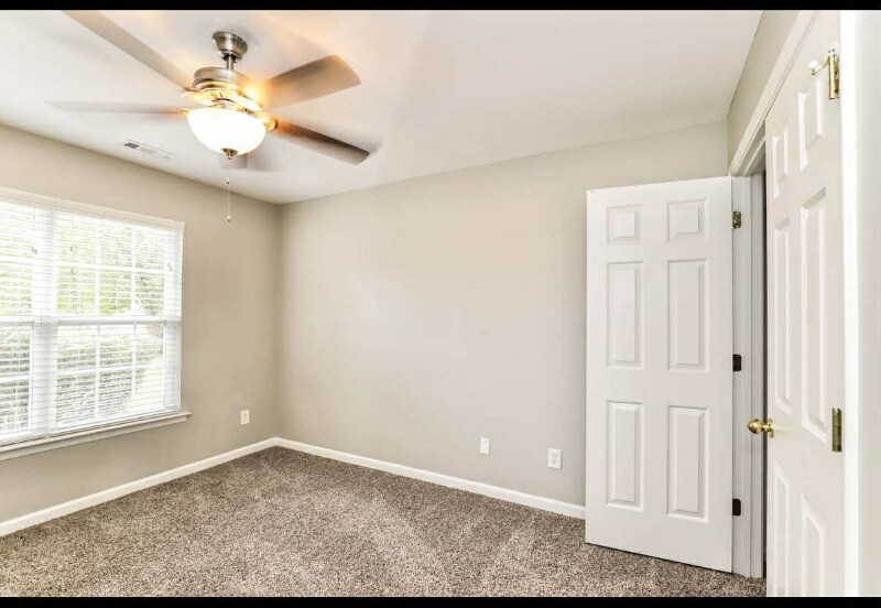 Building Photo - 2415 Pepperstone Dr