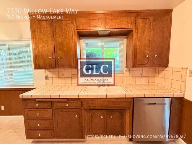 Building Photo - 7330 Willow Lake Way