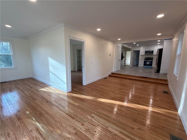 Building Photo - 739 Victory Hwy