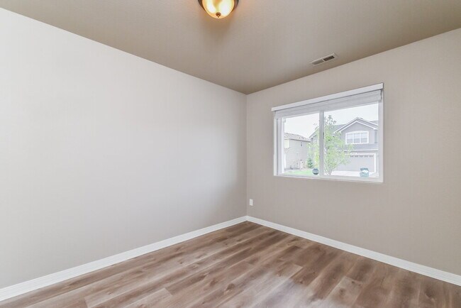 Building Photo - 7448 Cat Tail Creek Dr