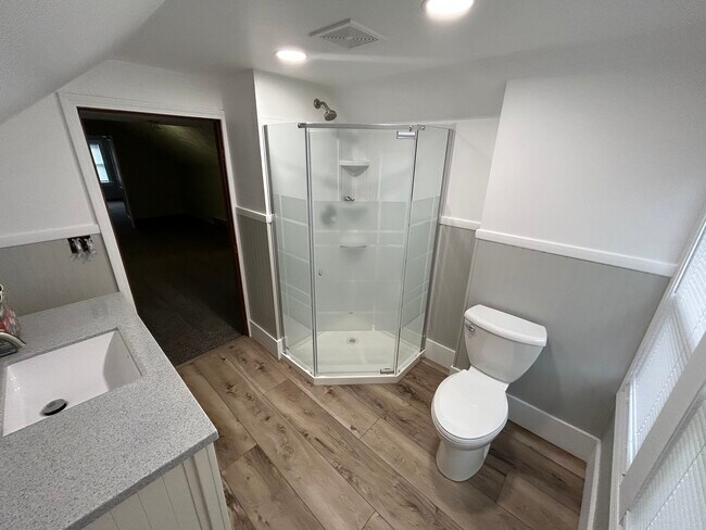 Building Photo - 4562 Charles St