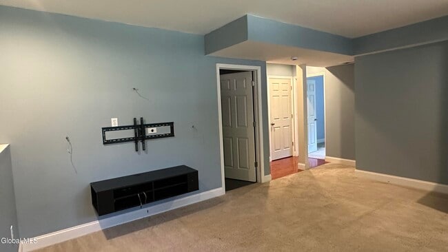 Building Photo - 21 Skylark Dr