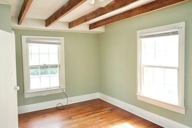 Building Photo - 920 Anderson St