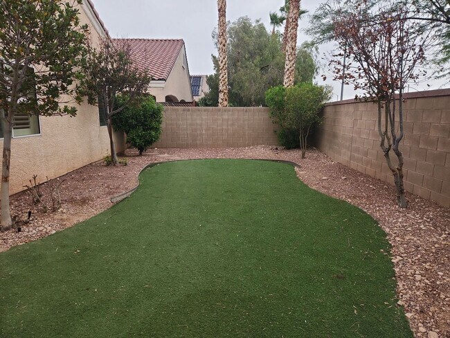 Building Photo - A Stunning 4 Bedroom Home with a Sparkling Pool