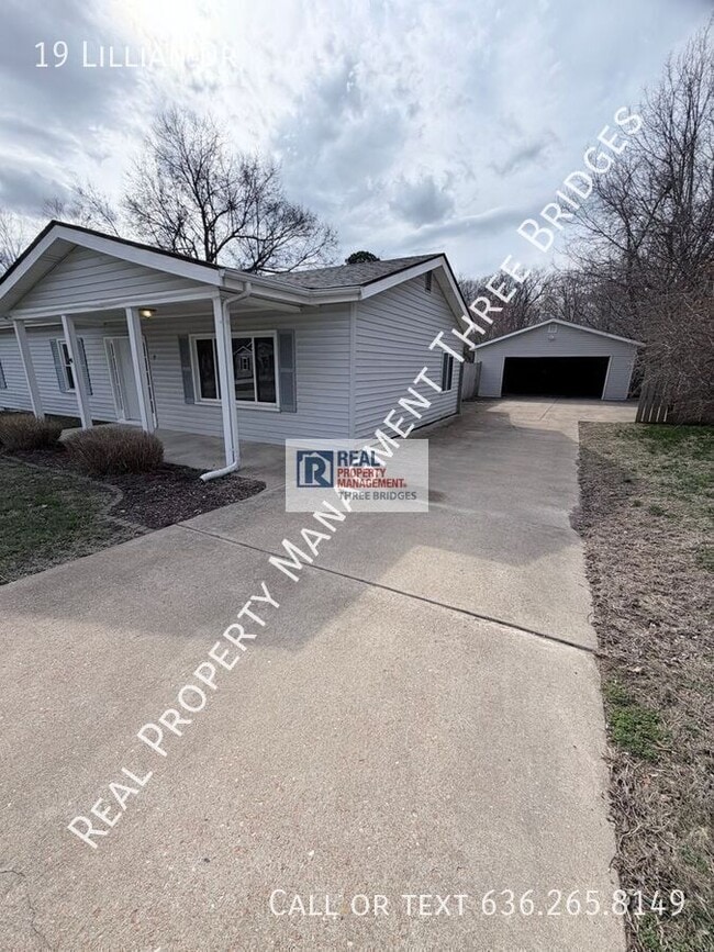 Building Photo - 19 Lillian Dr