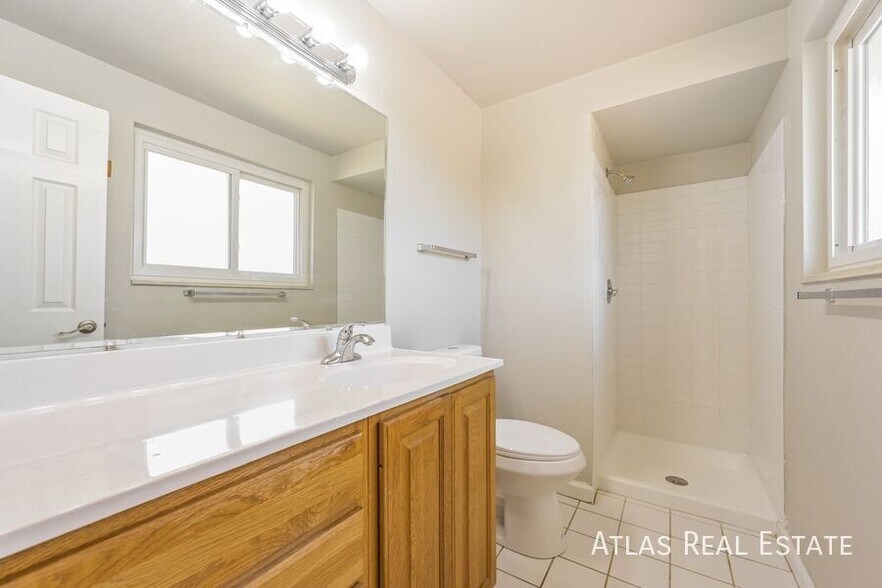 Building Photo - 13144 Hadar Dr