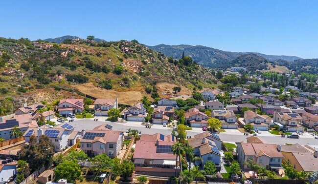Building Photo - Beautiful Single Story House - most desire...