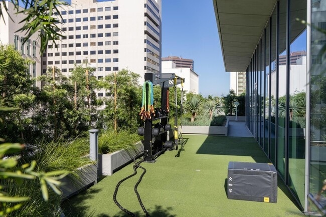 Building Photo - 1011 Union St