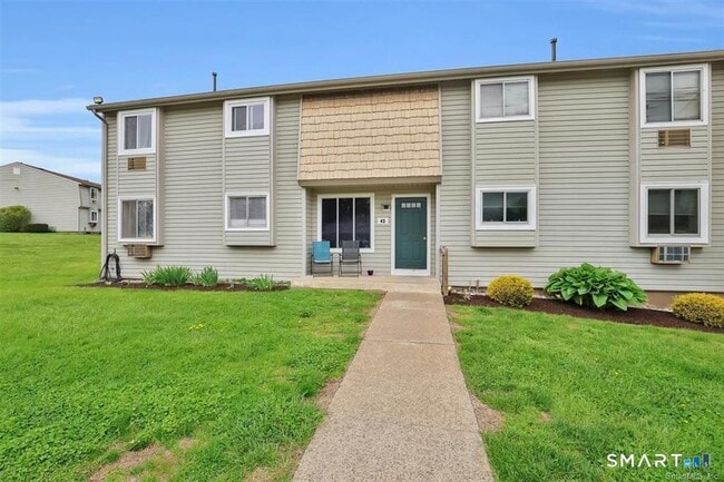 Building Photo - 43 Carillon Dr