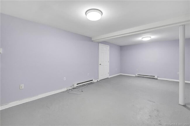 Building Photo - 4 Cranbury Woods Rd