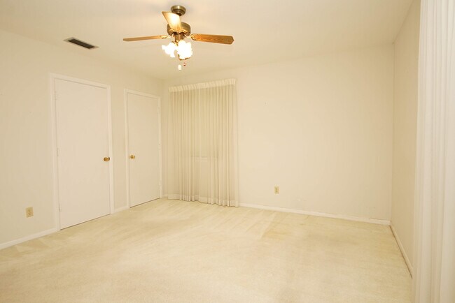 Building Photo - 18 Sherwood Rd NW