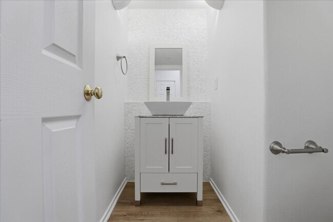 Building Photo - Prime Riverside Location Near La Sierra University + Community Amenities