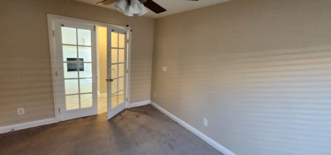 Building Photo - Great single Story Home in Southwest locat...