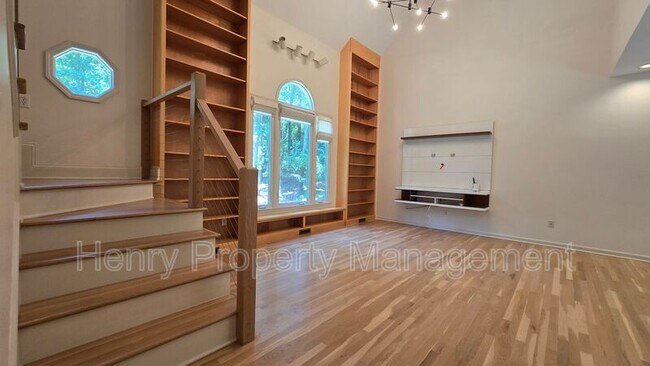 Building Photo - 4521 Briarglen Ln