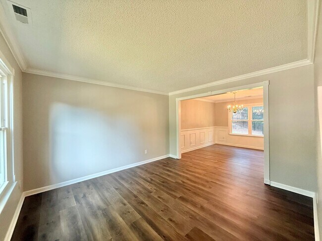 Building Photo - **OFFERING REFUNDABLE APPLICATION FEES** Spacious 4BD, 2.5BA Wake Forest Home with a Fenced Yard ...