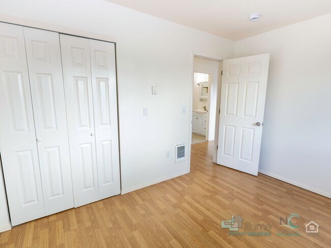 Building Photo - 849 1st Ave