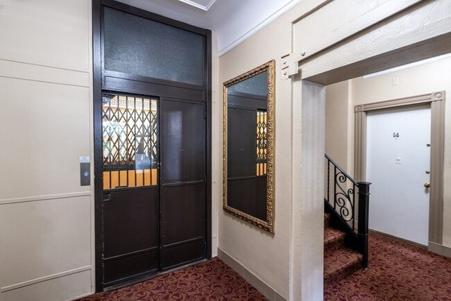 Building Photo - 481 Beacon St