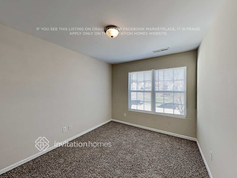 Building Photo - 1330 Cadre Cir