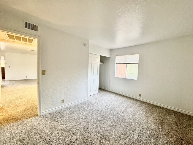 Building Photo - Las Vegas Guard-Gated Condo for Rent | Bella Vita Community | 1 Bedroom Upstairs Unit