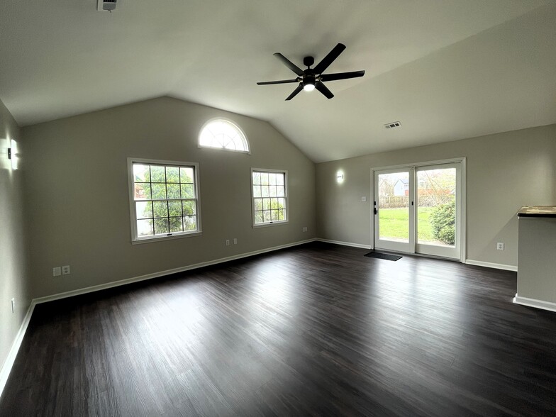Family Room - 111 Heidi Ln