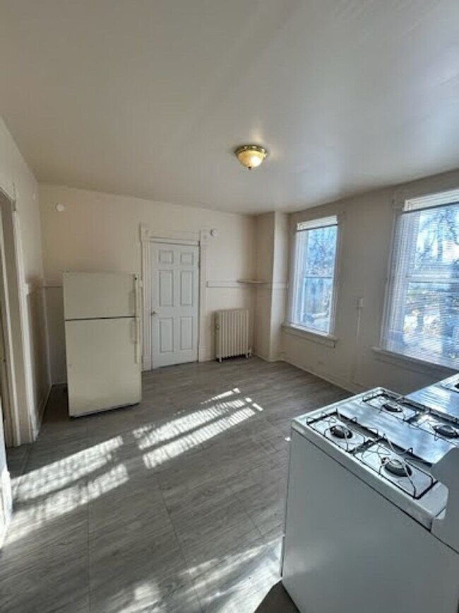 Building Photo - 2504 W.Scott (Aka 1143 S 25th)