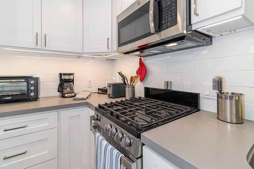 9114 W. 24th St Guest House Kitchen - 9116 W 24th St