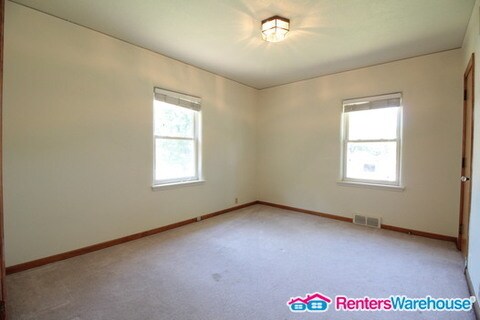 Building Photo - 417 44th St