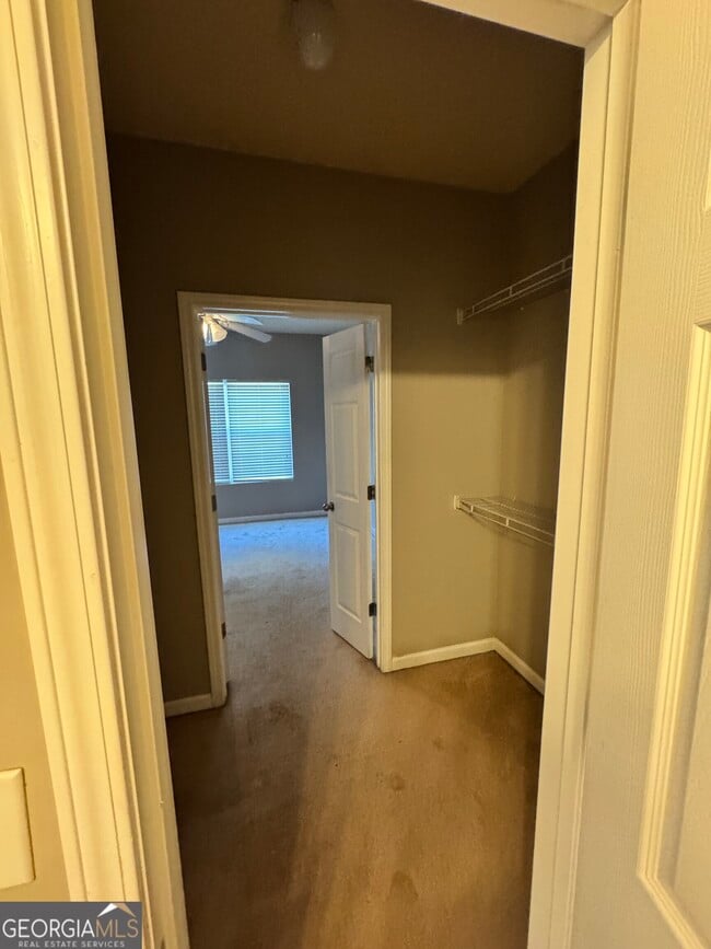 Building Photo - 376 Pointe Cir