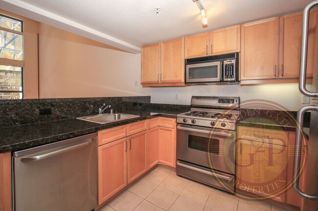 Building Photo - Dogpatch - 1 BR, 2 BA Loft 859 Sq. Ft. - 3...