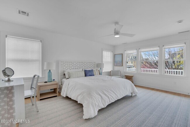 Building Photo - 112 Sylvania Ave