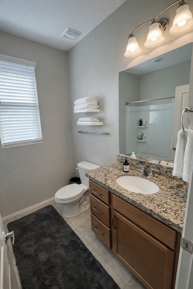 Building Photo - 5826 N 194th Ln