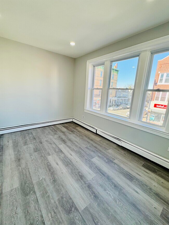 Building Photo - 265 Clinton Ave