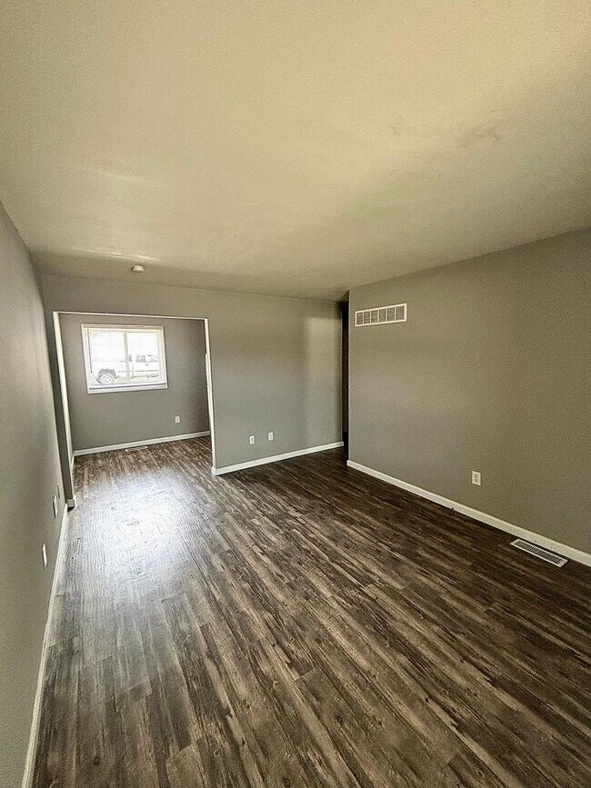 Building Photo - 100 Arlington Way