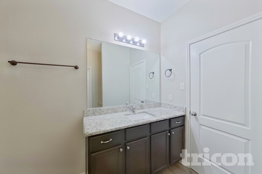 Building Photo - 2108 Barrow St