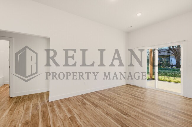 Building Photo - 601 Elmwood St