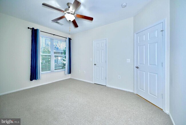 Building Photo - This impeccable 2-bedroom, 2-full bathroom condo is located in the sought-after, super-convenient...