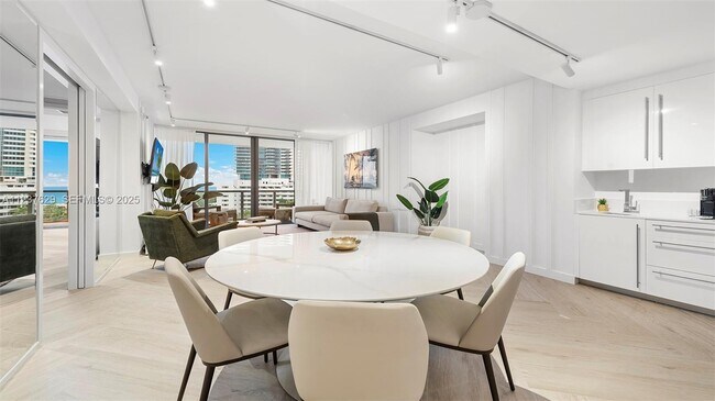 Building Photo - 2201 Collins Ave