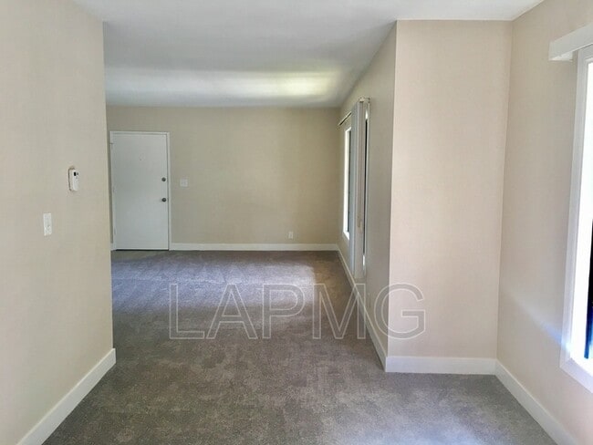 Building Photo - 108 N Kenwood St