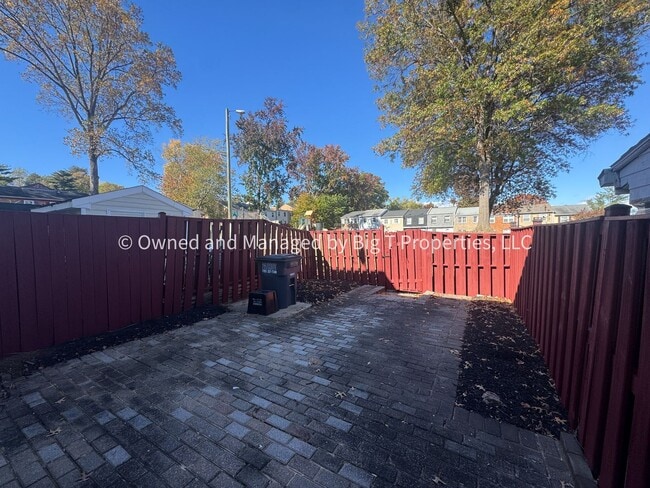 Building Photo - Coming soon* Cute Townhouse between Woodbridge and Triangle