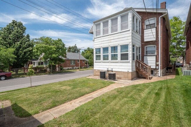 Building Photo - 5352 Itaska St